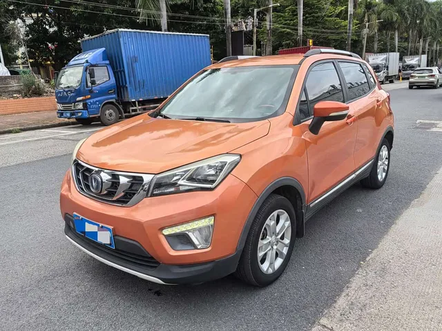 Changan CS15, 2016 — фото автомобиля из Китая