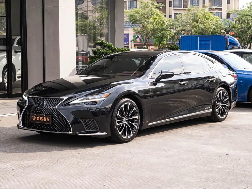Lexus LS, 2022 — фото 1 из 1