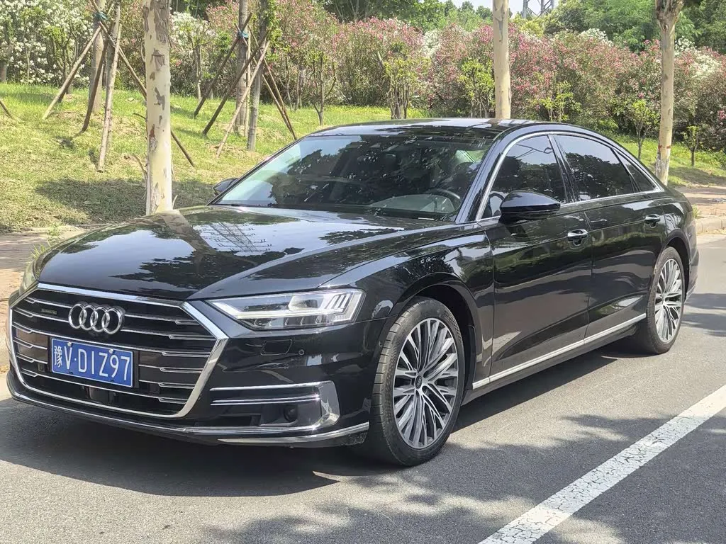 Audi A8, 2022 — фото 1 из 1