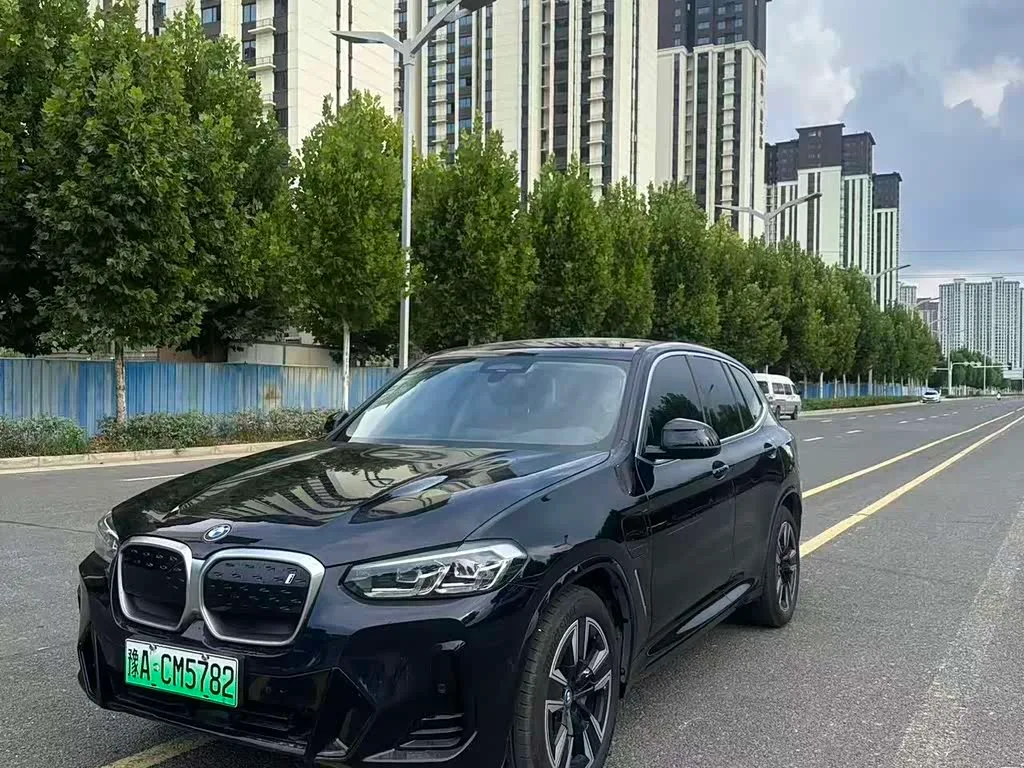 BMW iX3, 2025 — фото 1 из 1