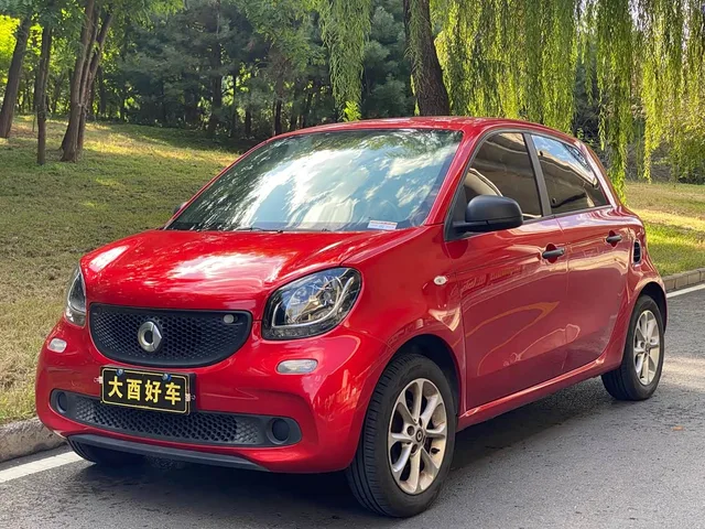 Smart forfour, 2018 — фото автомобиля из Китая