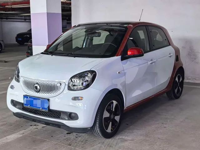 Smart forfour, 2018 — фото автомобиля из Китая