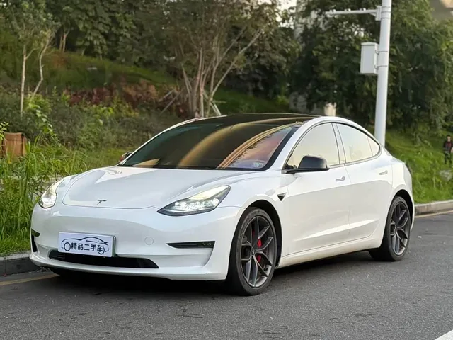 Tesla Model 3, 2023 — фото автомобиля из Китая