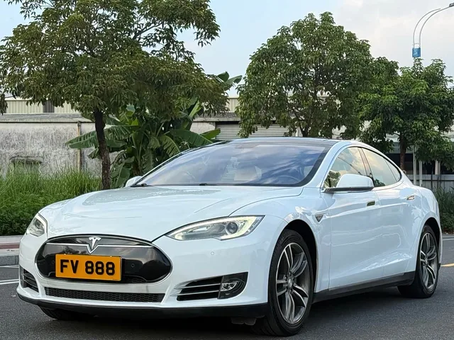 Tesla Model S, 2014 — фото автомобиля из Китая