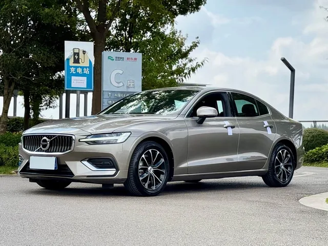 Volvo S60, 2021 — фото автомобиля из Китая