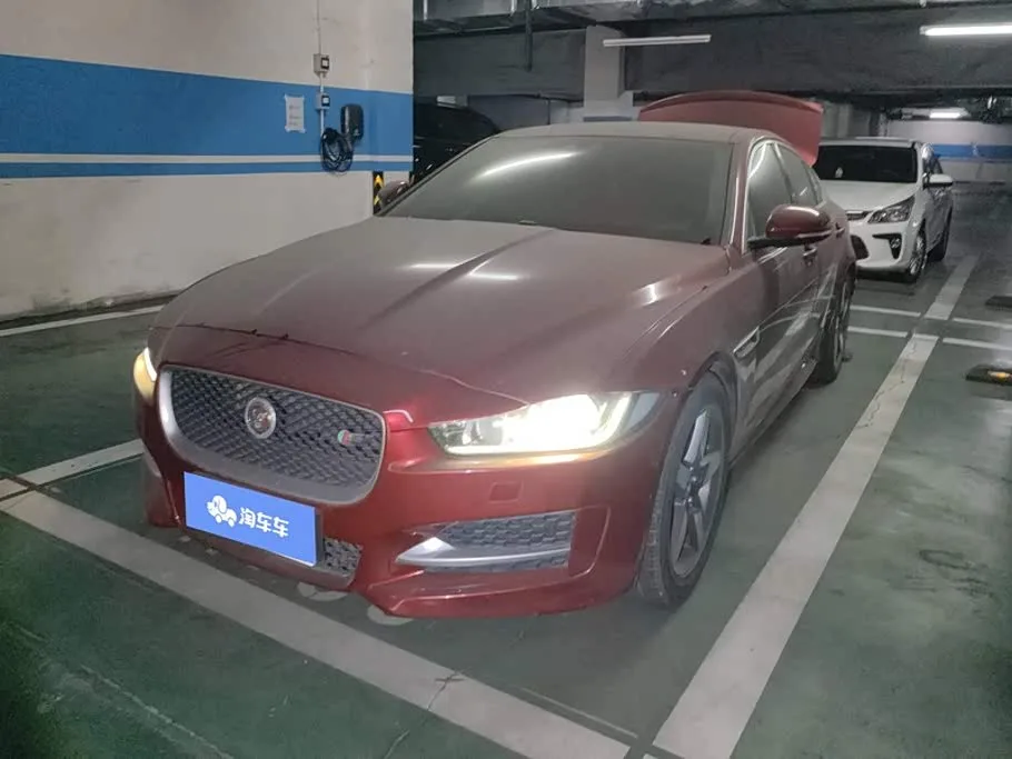 Jaguar XE, 2016 — фото 1 из 1
