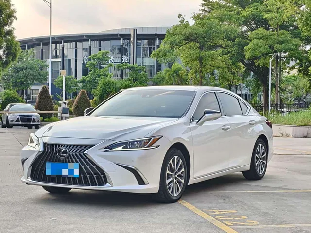 Lexus ES, 2024 — фото автомобиля из Китая
