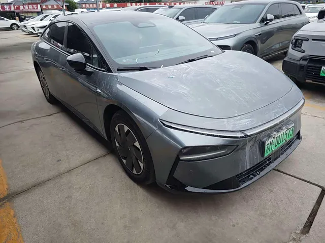 Xpeng P7+, 2025 — фото автомобиля из Китая