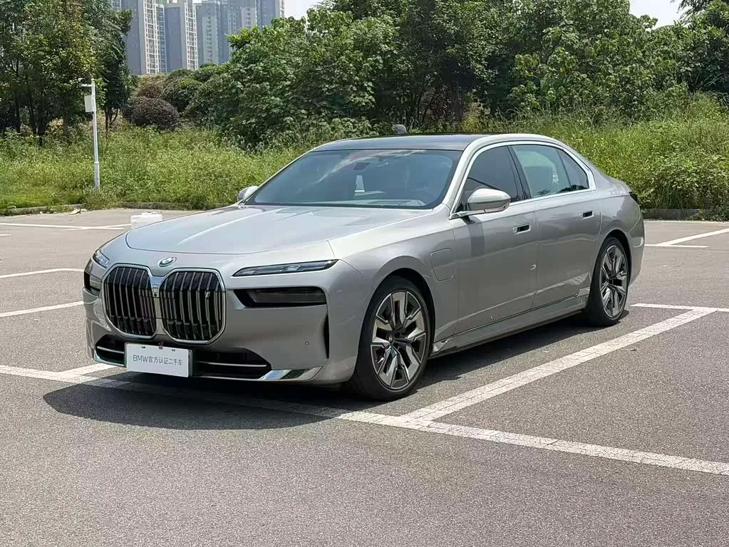 BMW i7, 2025 — фото 1 из 1