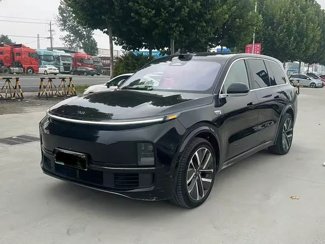 Li Auto L9, 2023 — фото автомобиля из Китая