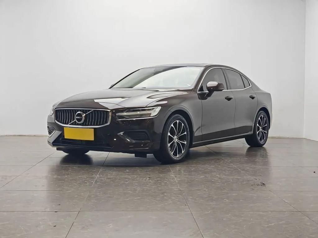 Volvo S60, 2020 — фото 1 из 1