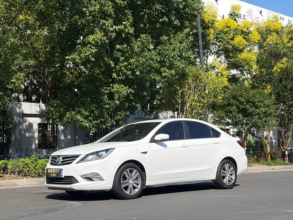 Changan Eado, 2017 — фото 1 из 1