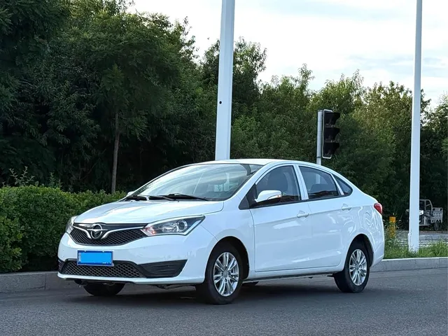 Haima M3, 2018 — фото автомобиля из Китая