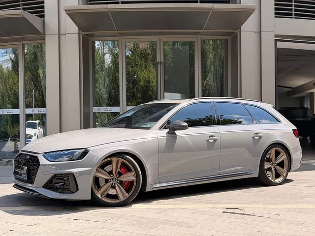 Audi RS 4, 2024 — фото автомобиля из Китая