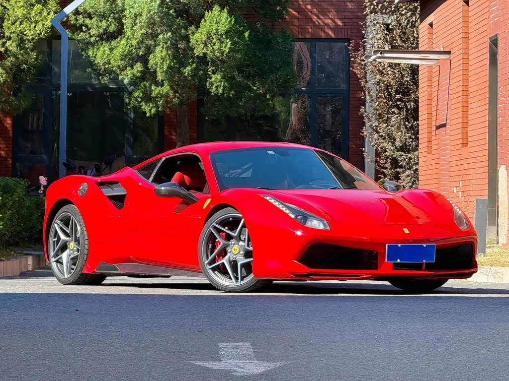 Ferrari 488, 2018 — фото 1 из 1
