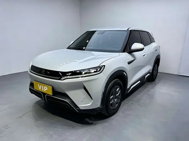 BYD Yuan UP, 2024 — фото автомобиля из Китая