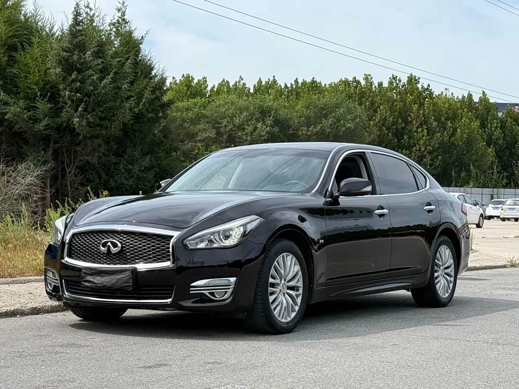 Infiniti Q70, 2017 — фото 1 из 1