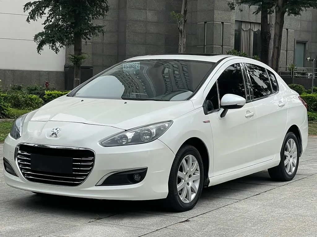 Peugeot 308, 2014 — фото 1 из 1