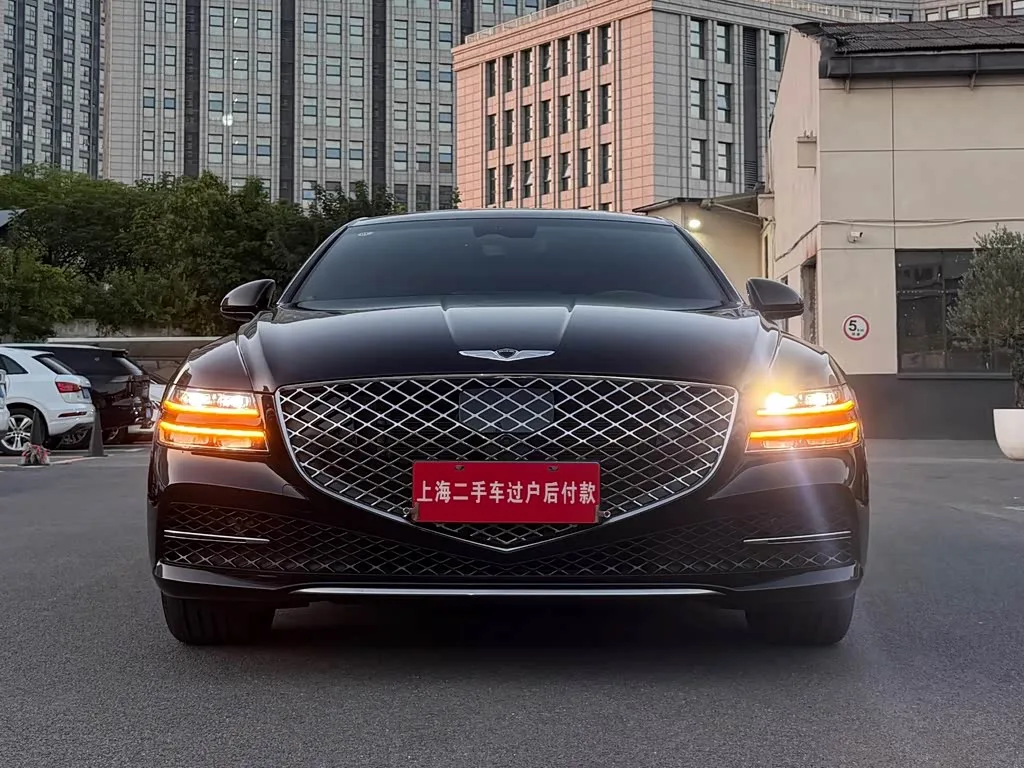 Genesis G80, 2023 — фото 1 из 1