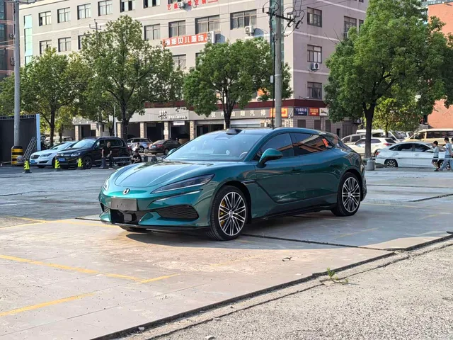 Denza Z9GT, 2026 — фото автомобиля из Китая