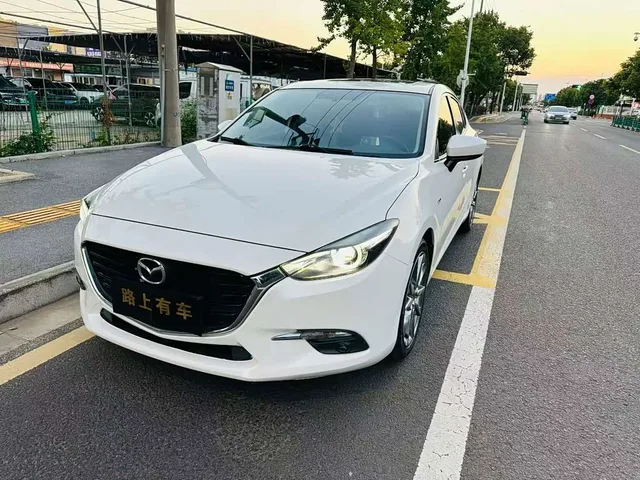 Mazda Mazda3 Axela, 2018 — фото автомобиля из Китая