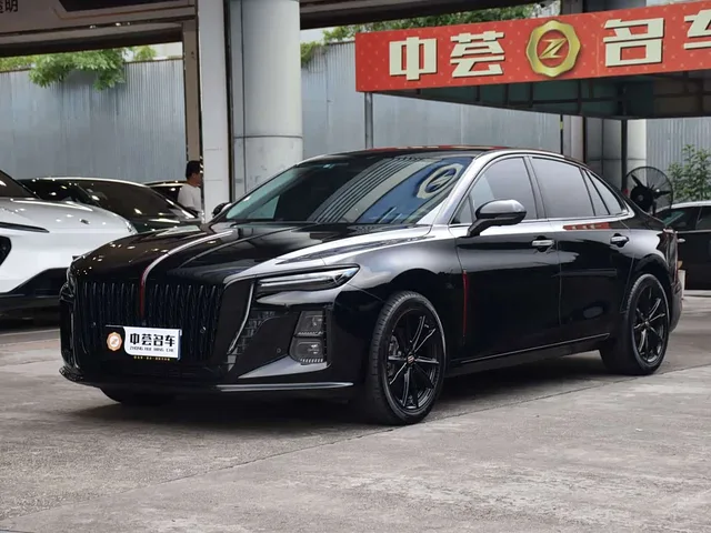 Hongqi H5, 2025 — фото автомобиля из Китая