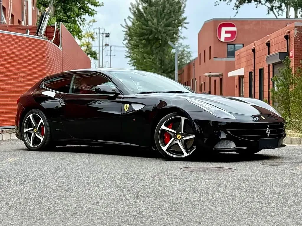 Ferrari FF, 2013 — фото 1 из 1