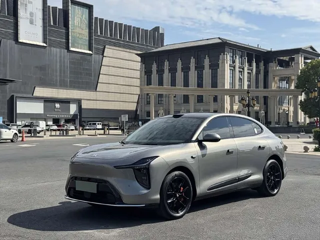 IM Motors LS6, 2025 — фото автомобиля из Китая