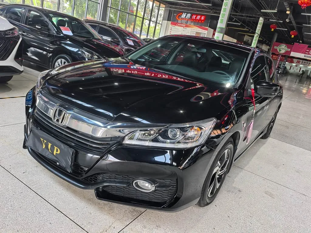 Honda Accord, 2017 — фото 1 из 1