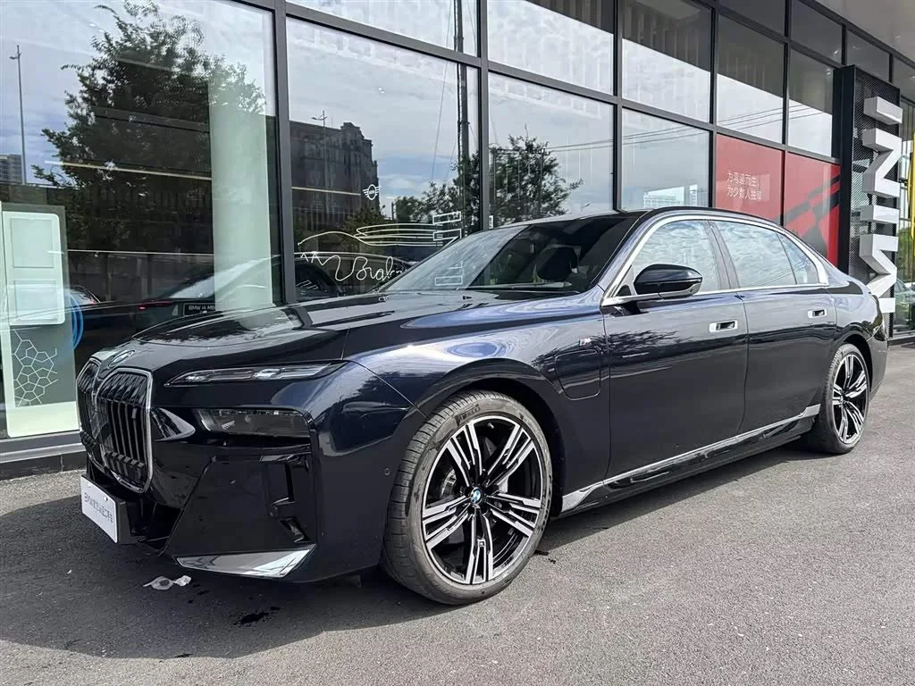 BMW i7, 2026 — фото 1 из 1
