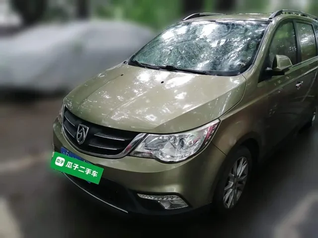 Wuling 730, 2015 — фото автомобиля из Китая