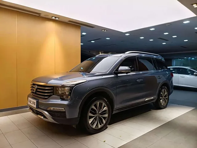 Trumpchi GS8, 2017 — фото автомобиля из Китая