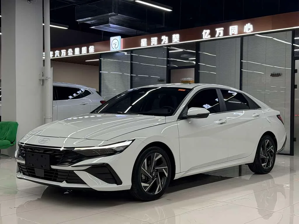 Hyundai Elantra, 2023 — фото 1 из 1