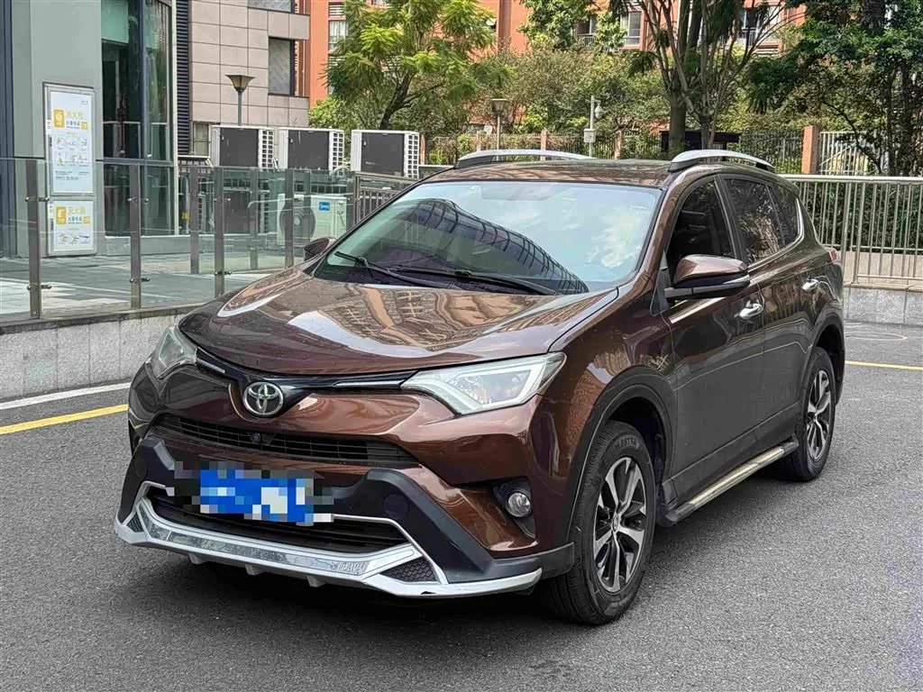 Toyota RAV4, 2017 — фото 1 из 1