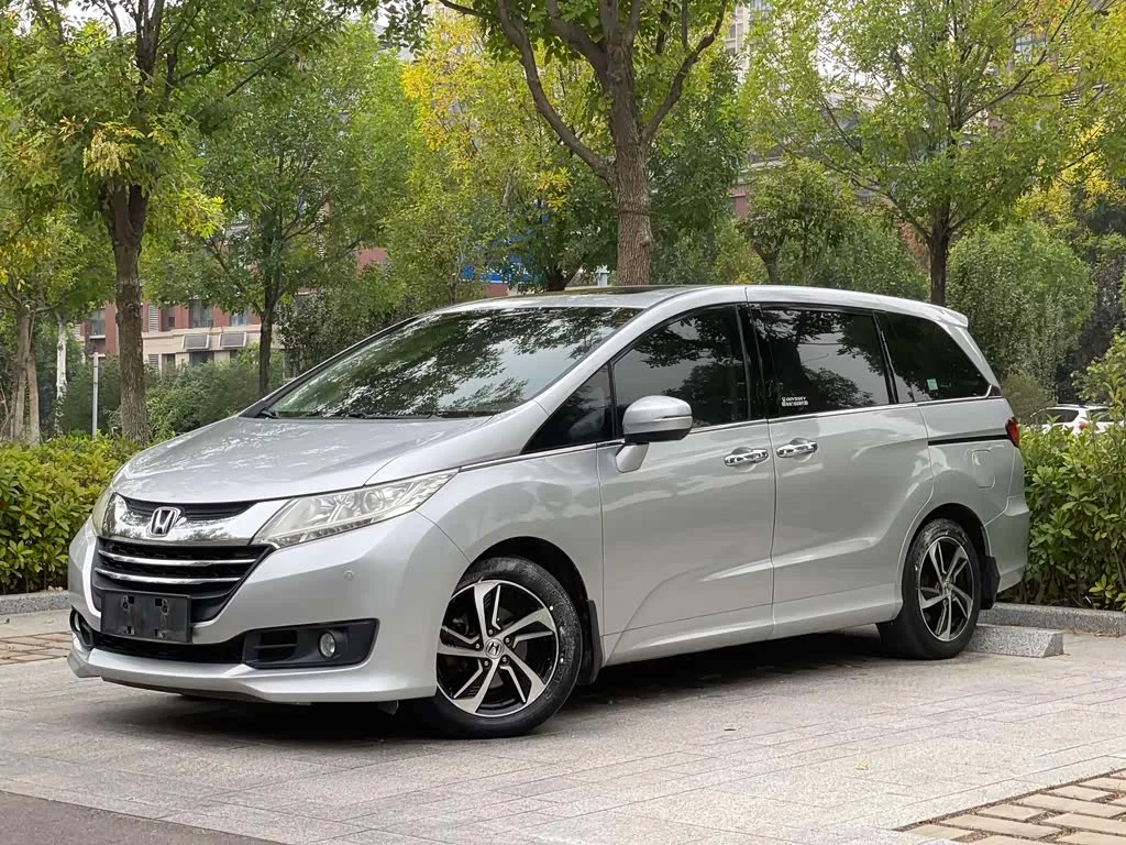 Honda Odyssey, 2016 — фото 1 из 1