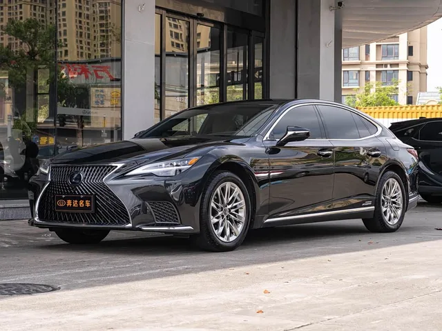 Lexus LS, 2021 — фото автомобиля из Китая