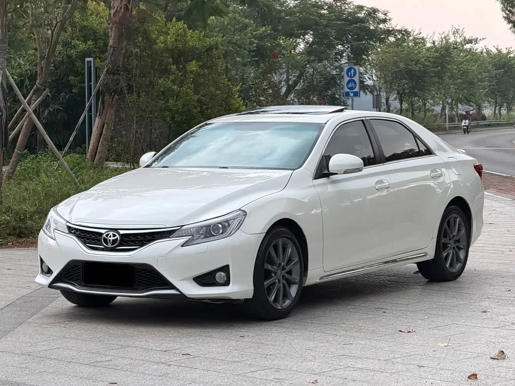 Toyota Mark X, 2014 — фото 1 из 1
