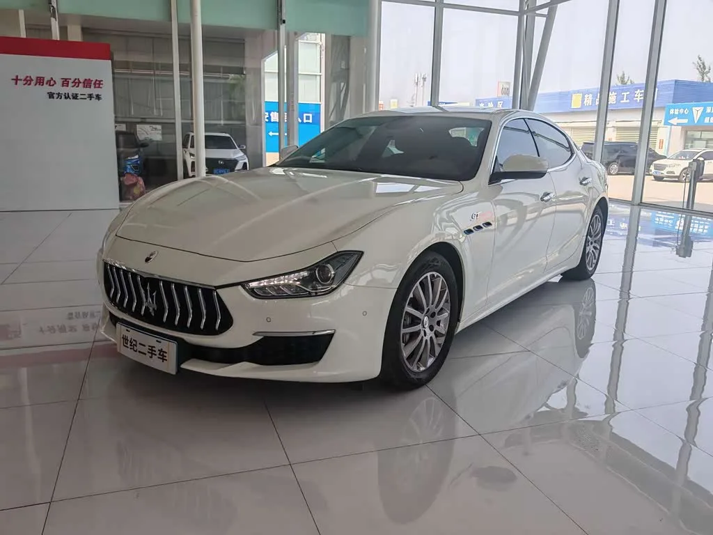 Maserati Ghibli, 2022 — фото 1 из 1