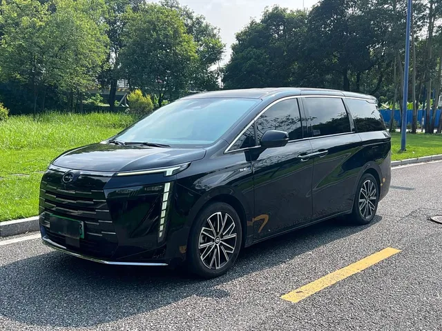 Trumpchi E8 PHEV, 2024 — фото автомобиля из Китая