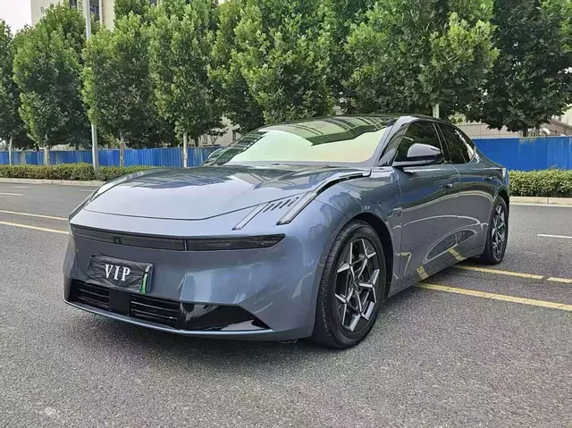 Lynk & Co Z10, 2025 — фото автомобиля из Китая