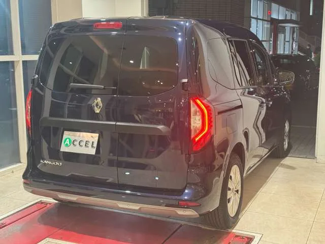 Renault Kangoo, 2023 — фото автомобиля из Японии