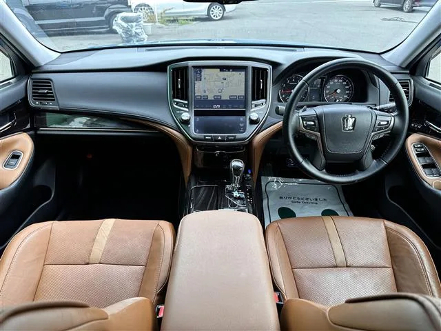 Toyota Crown Athlete, 2016 — фото автомобиля из Японии