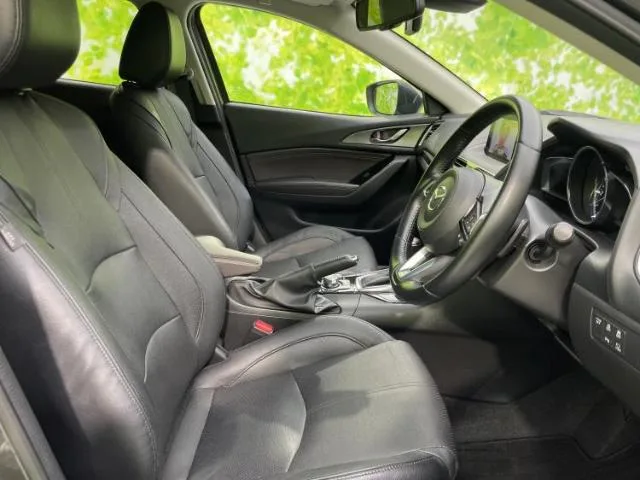 Mazda Axela Sport, 2017 — фото автомобиля из Японии