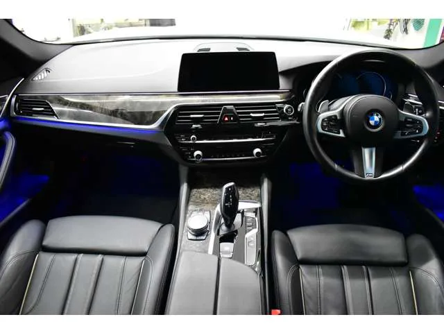 BMW 5 Series Touring, 2018 — фото автомобиля из Японии