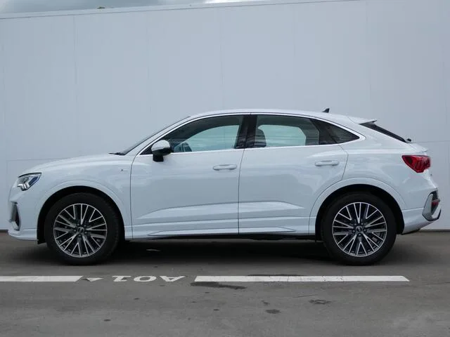 Audi Q3 Sportback, 2024 — фото автомобиля из Японии