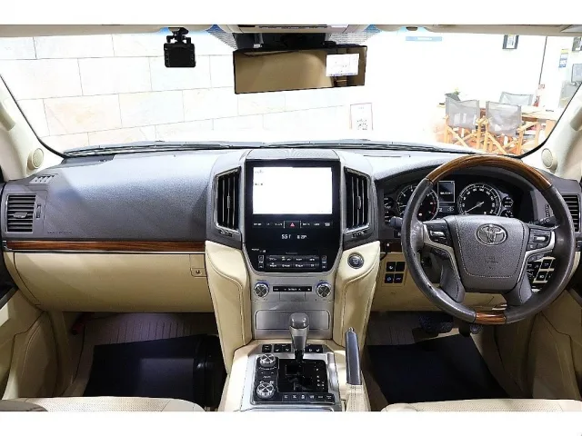 Toyota Land Cruiser 200, 2016 — фото автомобиля из Японии