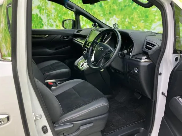 Toyota Alphard, 2023 — фото автомобиля из Японии