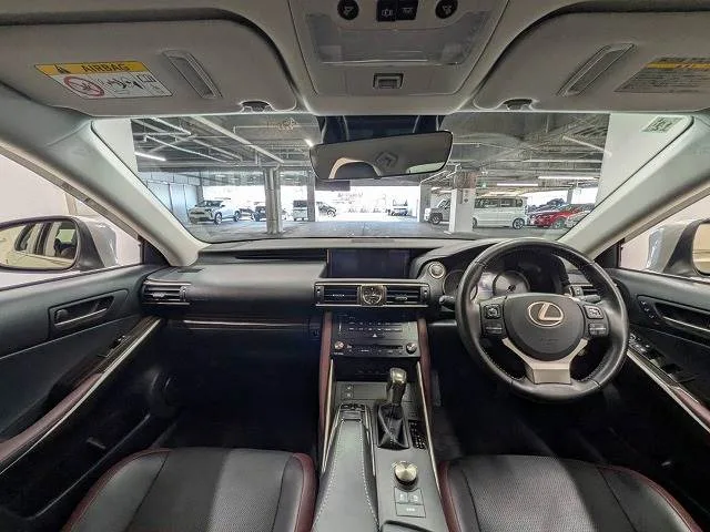 Lexus IS, 2017 — фото автомобиля из Японии