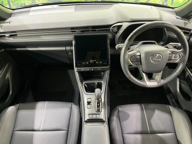 Lexus LBX, 2024 — фото автомобиля из Японии