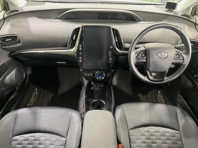 Toyota Prius PHV, 2018 — фото автомобиля из Японии